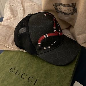 Authentic Gucci GG Supreme Snake Print cap - Size XL
